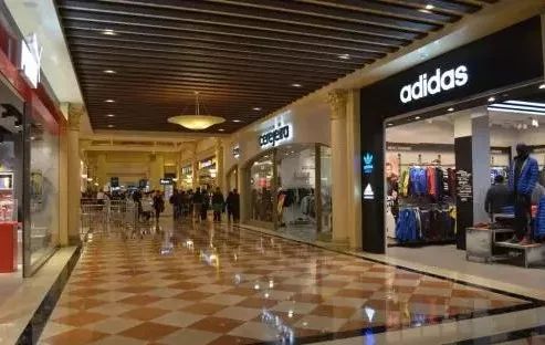 时装买手使用手册第2版 国内外零售商主要差异及分析——以海口日用百货销售为切入